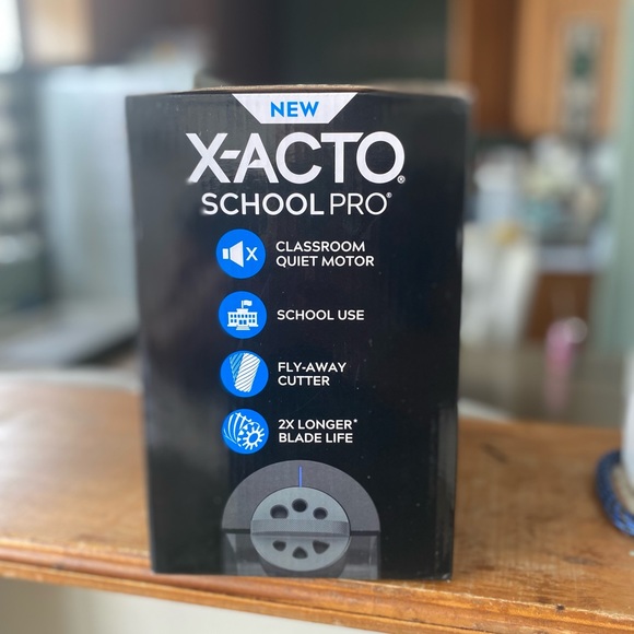 X-ACTO School Pro Electric Pencil Sharpener - Picture 7 of 17